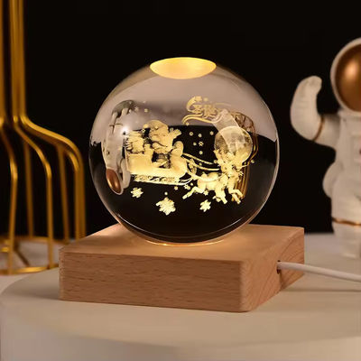 OEM Houten kristallen bal USB aangedreven LED-licht Kristallen bal standbeeld ambachtelijke stand Home decoraties