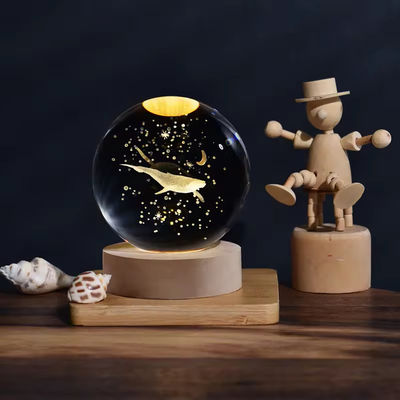 Houten USB-aangedreven LED-licht Kristallen bal beeldhouwkunst Handwerk Tafelversieringen