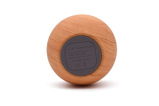 Slank minimalistisch ontwerp diffuser met houtkorrel afwerking en niet-slip basis
