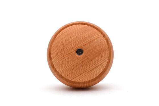 Slank minimalistisch ontwerp diffuser met houtkorrel afwerking en niet-slip basis